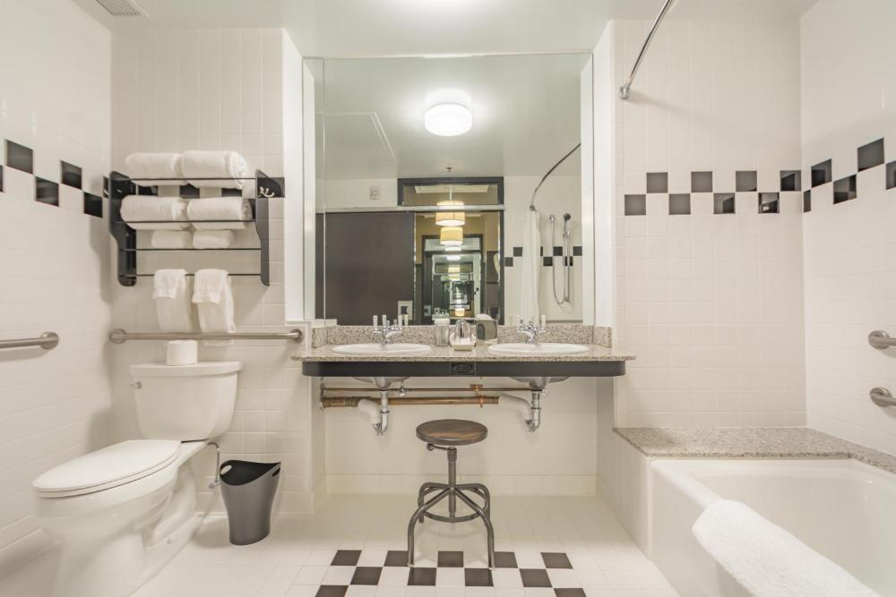 Queen Room with Two Queen Beds - Disability Access interior